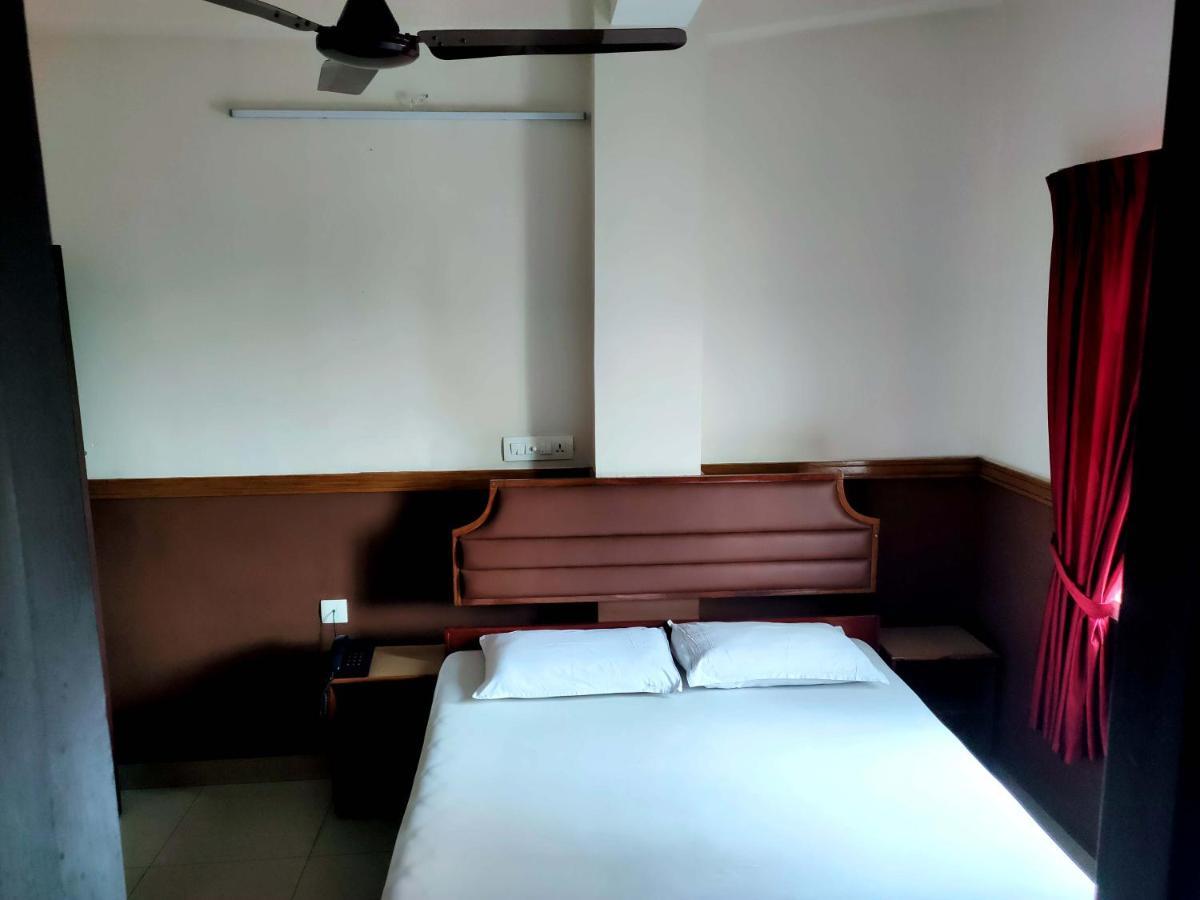 Hotel Maple Regency Kochi Luaran gambar