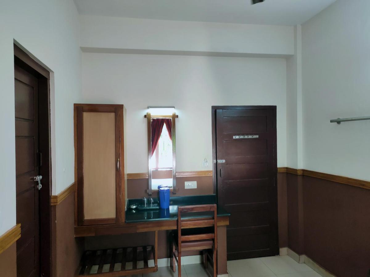 Hotel Maple Regency Kochi Luaran gambar